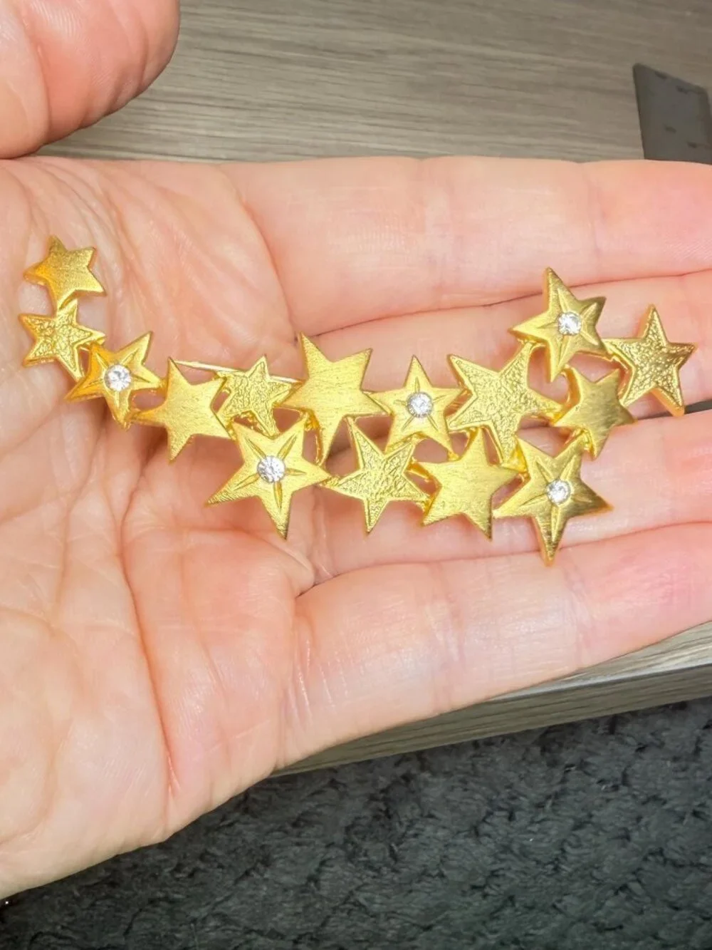 JJ Shooting Star Brooch Gold Tone Rhinestone Vintage 3.2